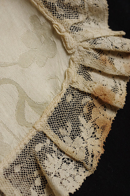 アンティークレース　dentelle antique　エプロン2つ .FR a l'epoque