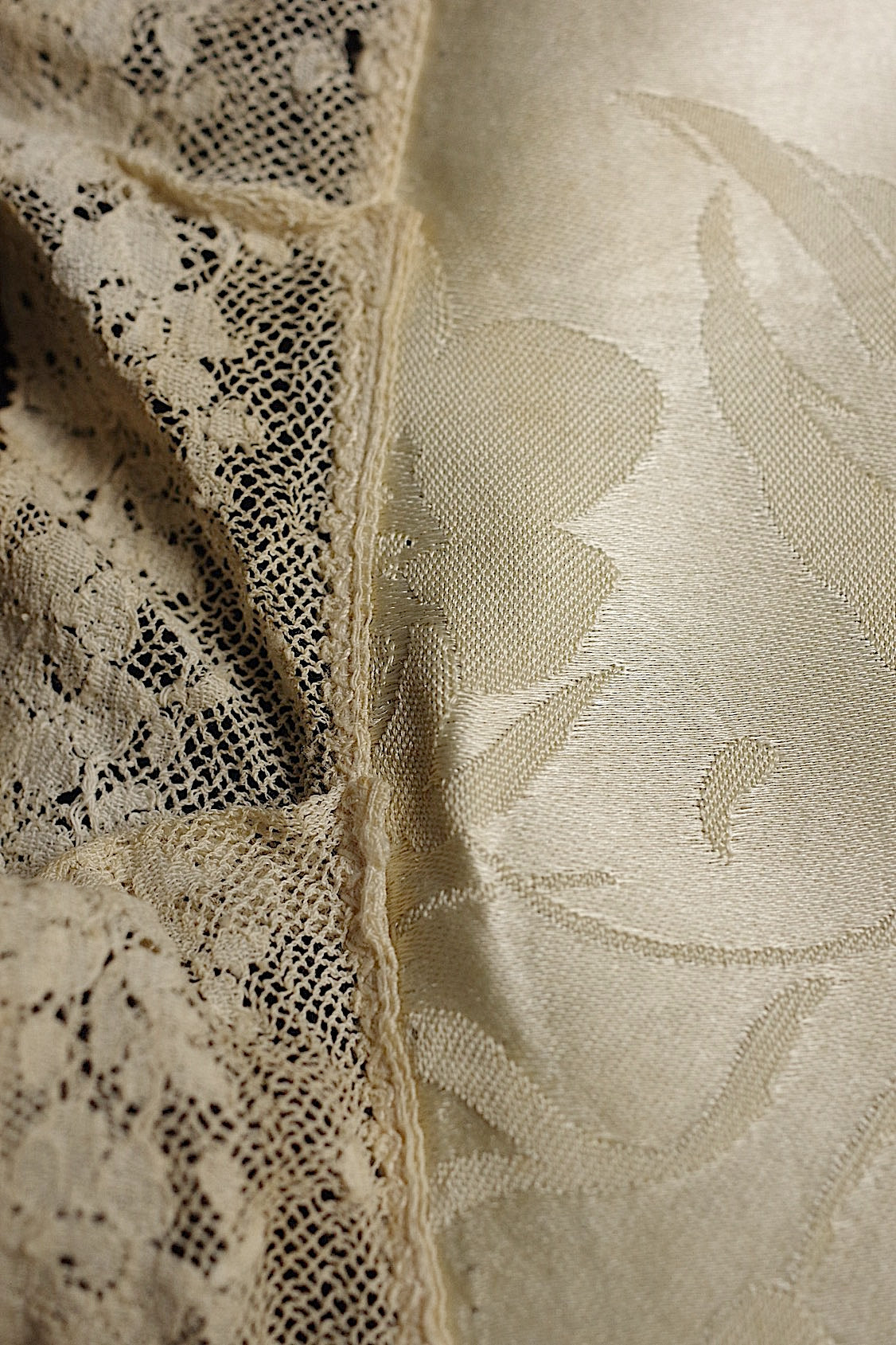 アンティークレース　dentelle antique　エプロン2つ .FR a l'epoque
