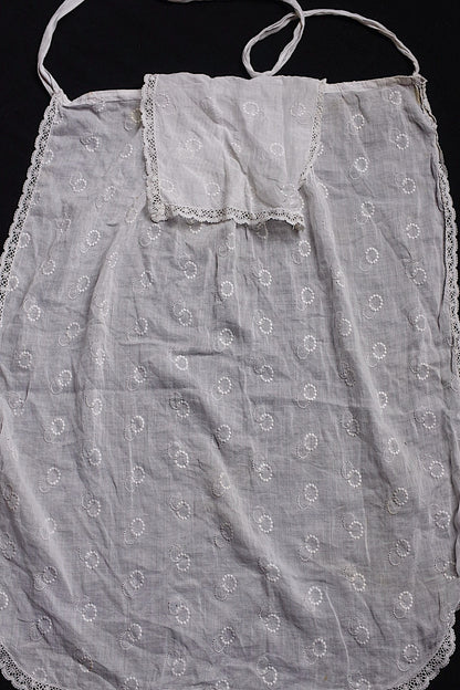 アンティークレース　dentelle antique　エプロン2つ .FR a l'epoque