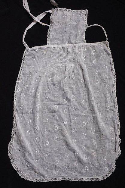 アンティークレース　dentelle antique　エプロン2つ .FR a l'epoque