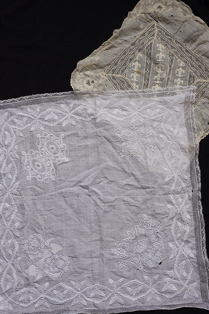 アンティーク刺繍ハギレ