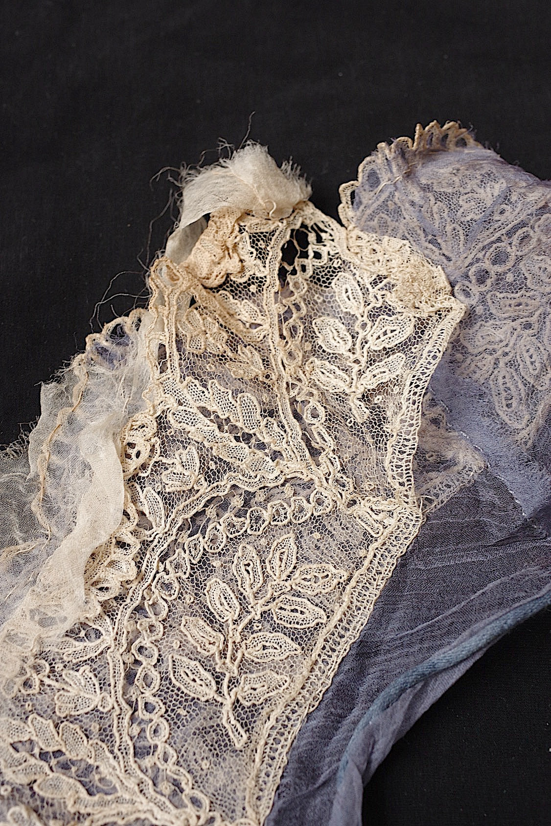 アンティークレース　dentelle antique　ハギレ .FR a l'epoque