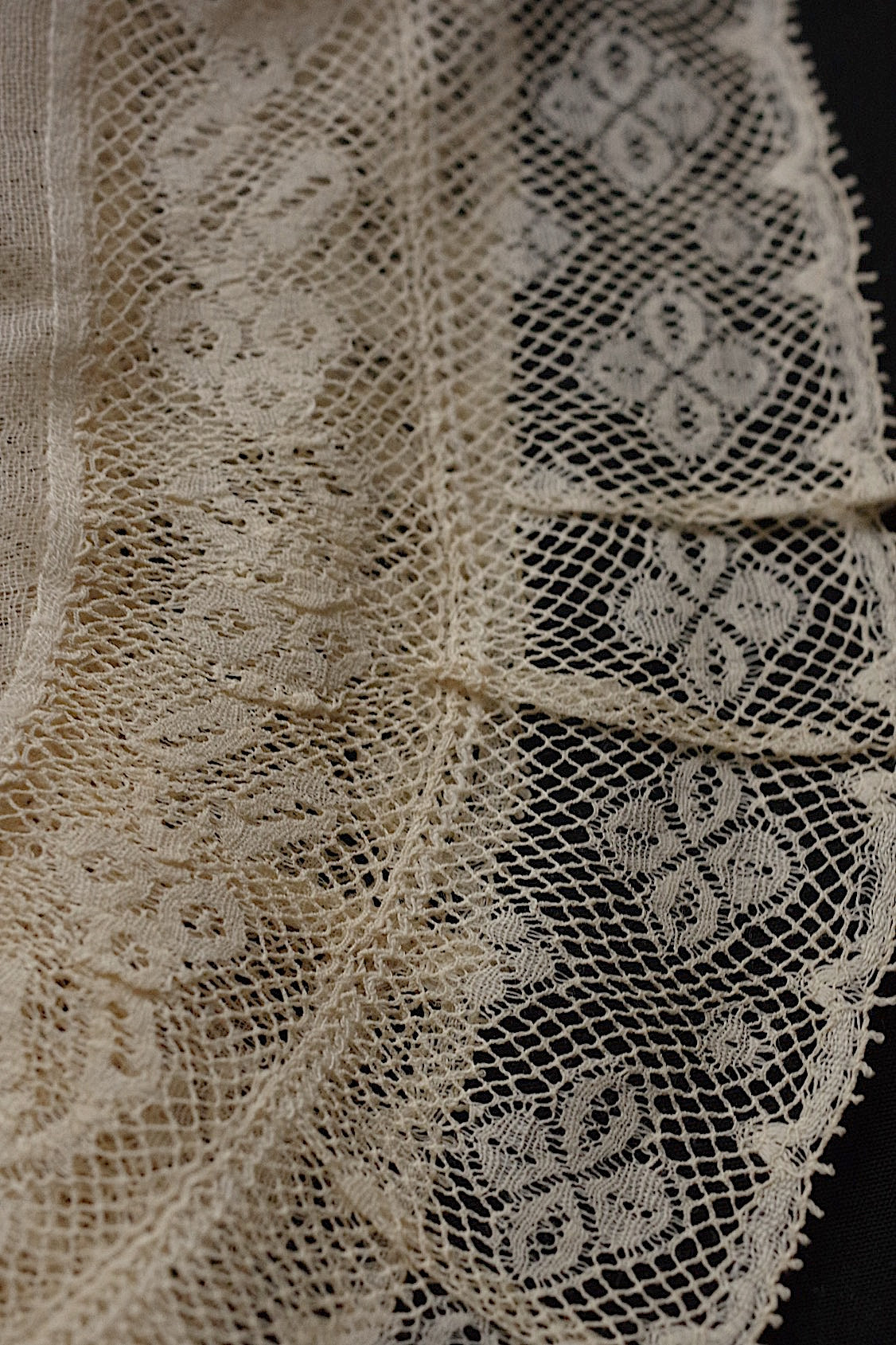 アンティークレース　dentelle antique　刺繍　素材用 .FR a l'epoque