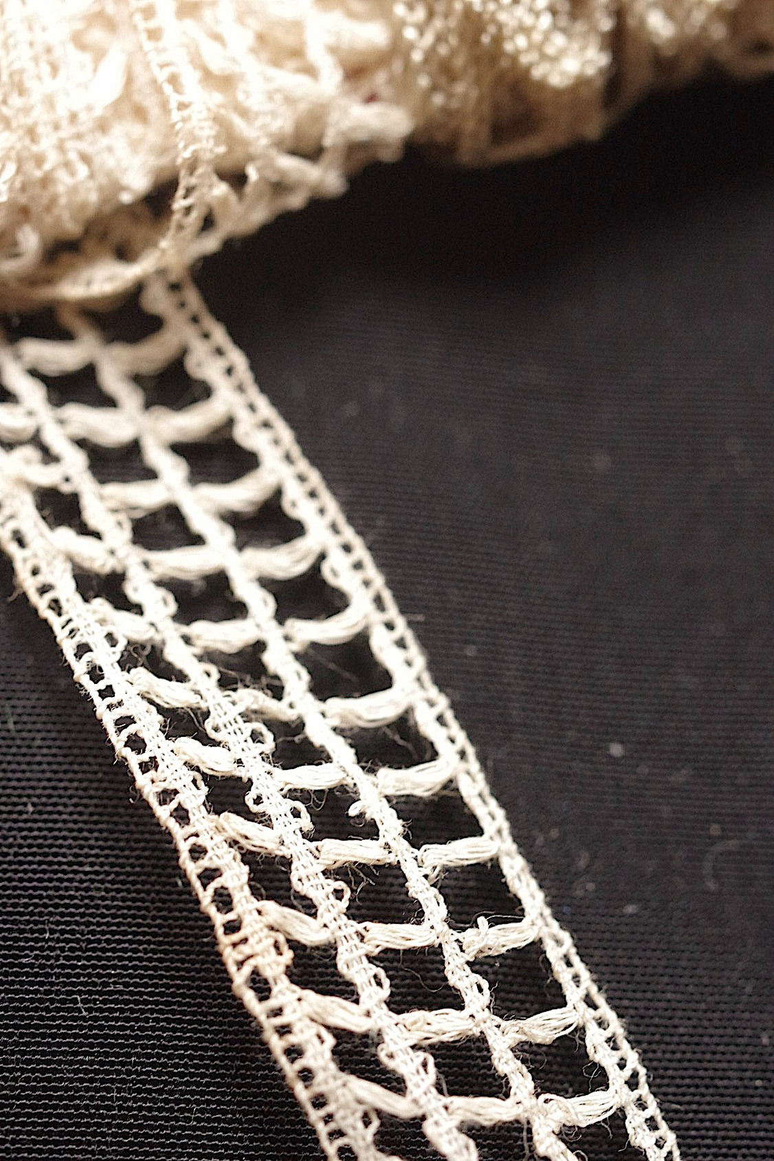 アンティークレース　dentelle antique　テーブ４種 .FR a l'epoque