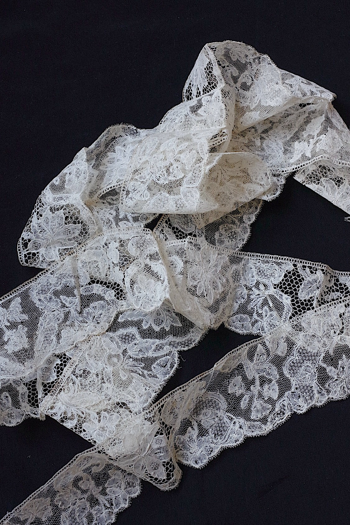 アンティークレース dentelle antique　222cm .FR a l'epoque