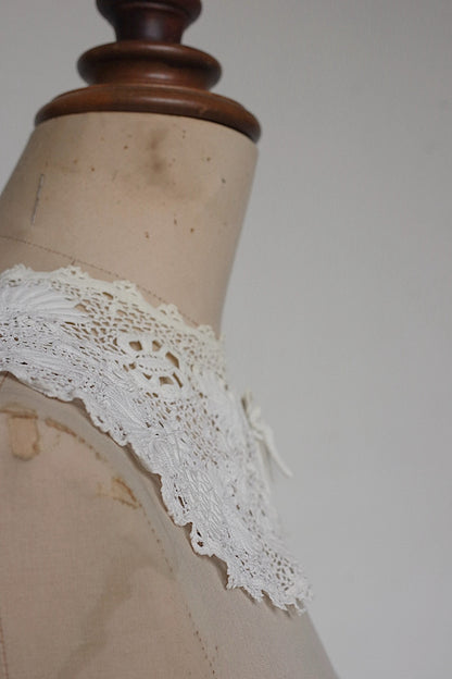 アンティークレース dentelle antique　クロシェ襟 .FR a l'epoque