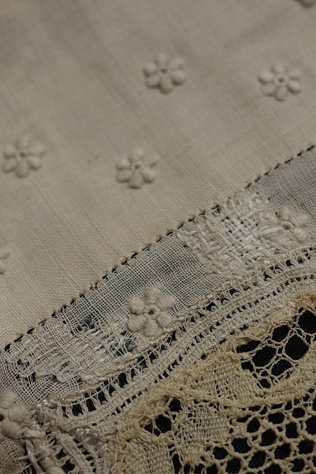 アンティークレース　dentelle antique  刺繍ハンカチ .FR a l'epoque