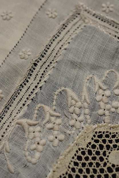 アンティークレース　dentelle antique  刺繍ハンカチ .FR a l'epoque