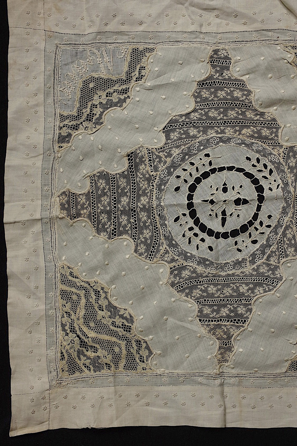 アンティークレース　dentelle antique  刺繍ハンカチ .FR a l'epoque