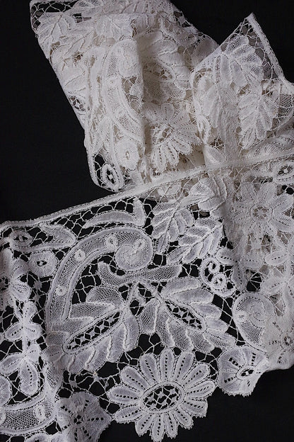 アンティークレース