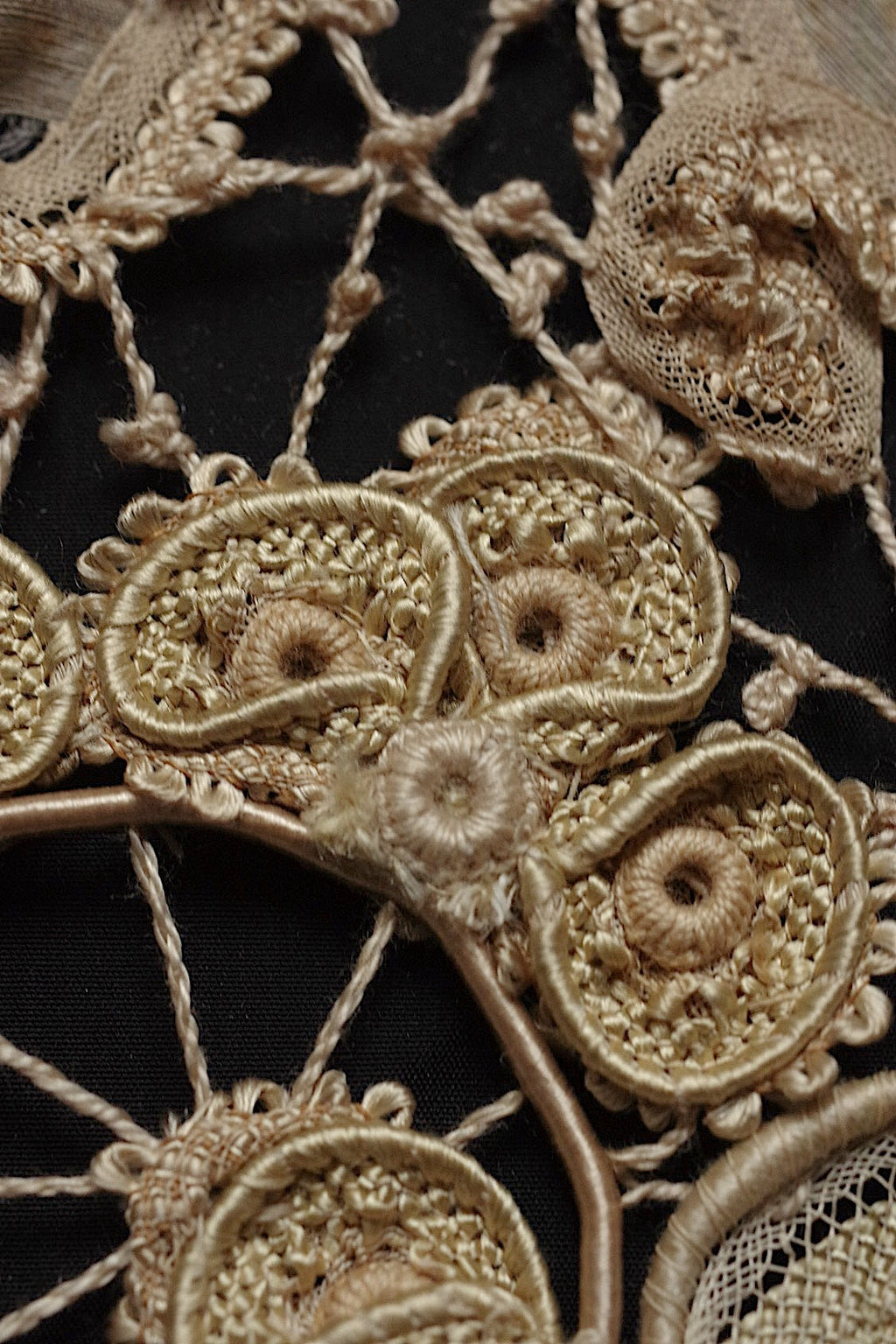 アンティークレース dentelle antique 　ハギレ素材用 lots4 .FR a l'epoque