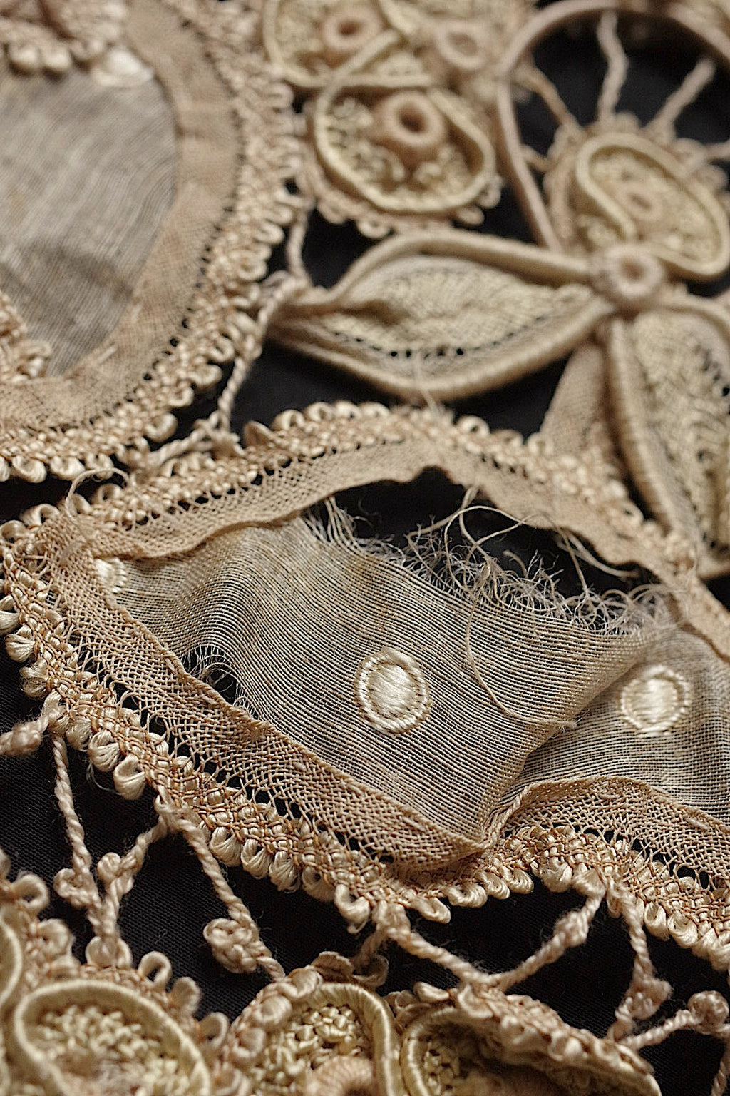 アンティークレース dentelle antique 　ハギレ素材用 lots4 .FR a l'epoque