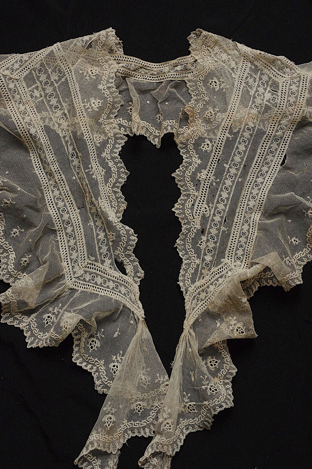 アンティークレース dentelle antique 　ハギレ素材用 lots5 .FR a l'epoque