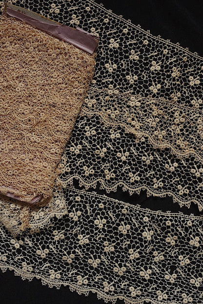 アンティークレース