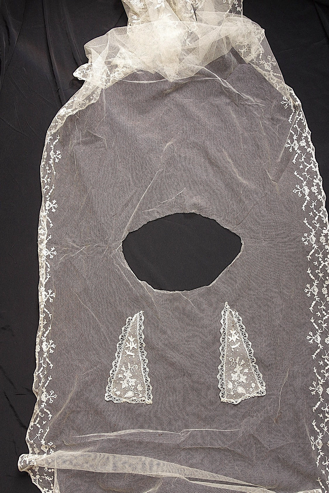 アンティークレース　dentelle atntique .FR a l'epoque