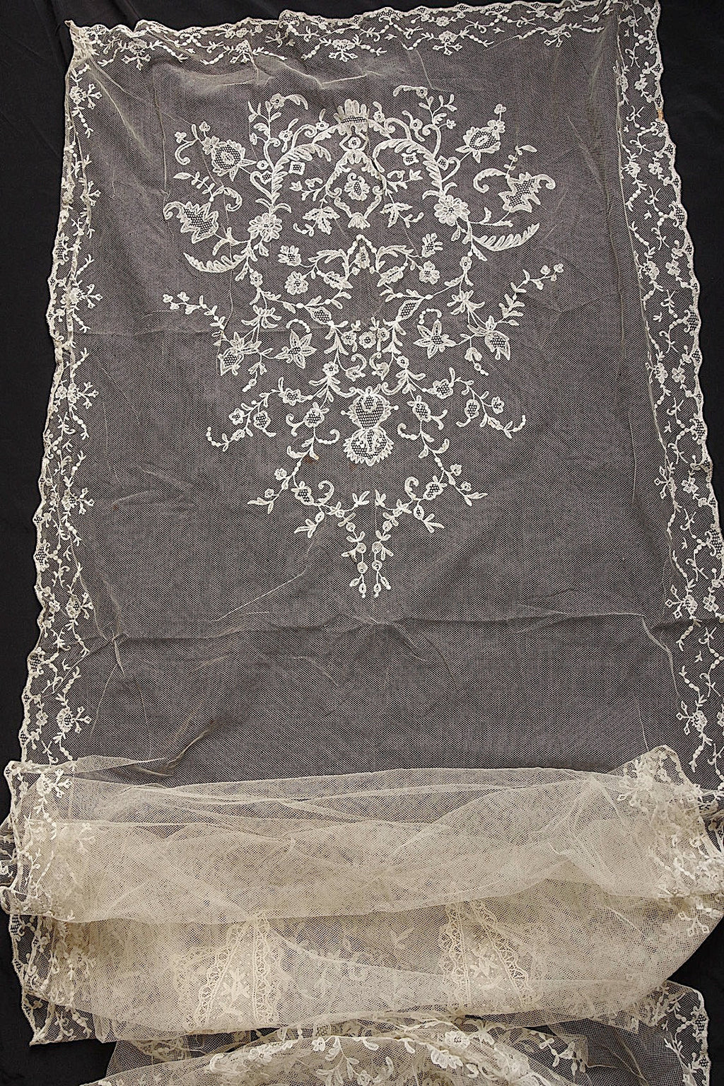 アンティークレース　dentelle atntique .FR a l'epoque
