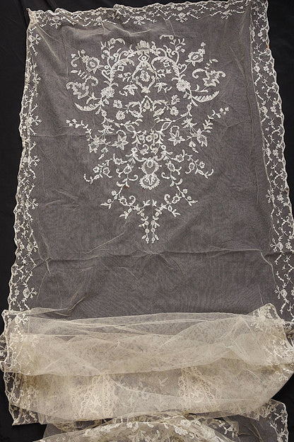 アンティークレース　dentelle atntique .FR a l'epoque