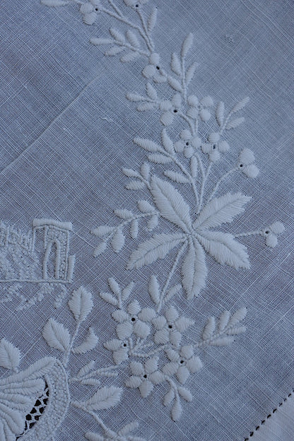 アンティーク刺繍ハンカチ　mouchoir antique 2 .FR a l'epoque