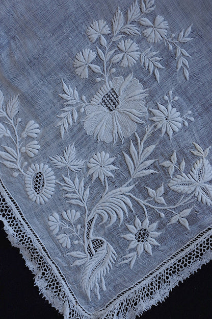 アンティーク刺繍ハンカチ　mouchoir antique 2 .FR a l'epoque