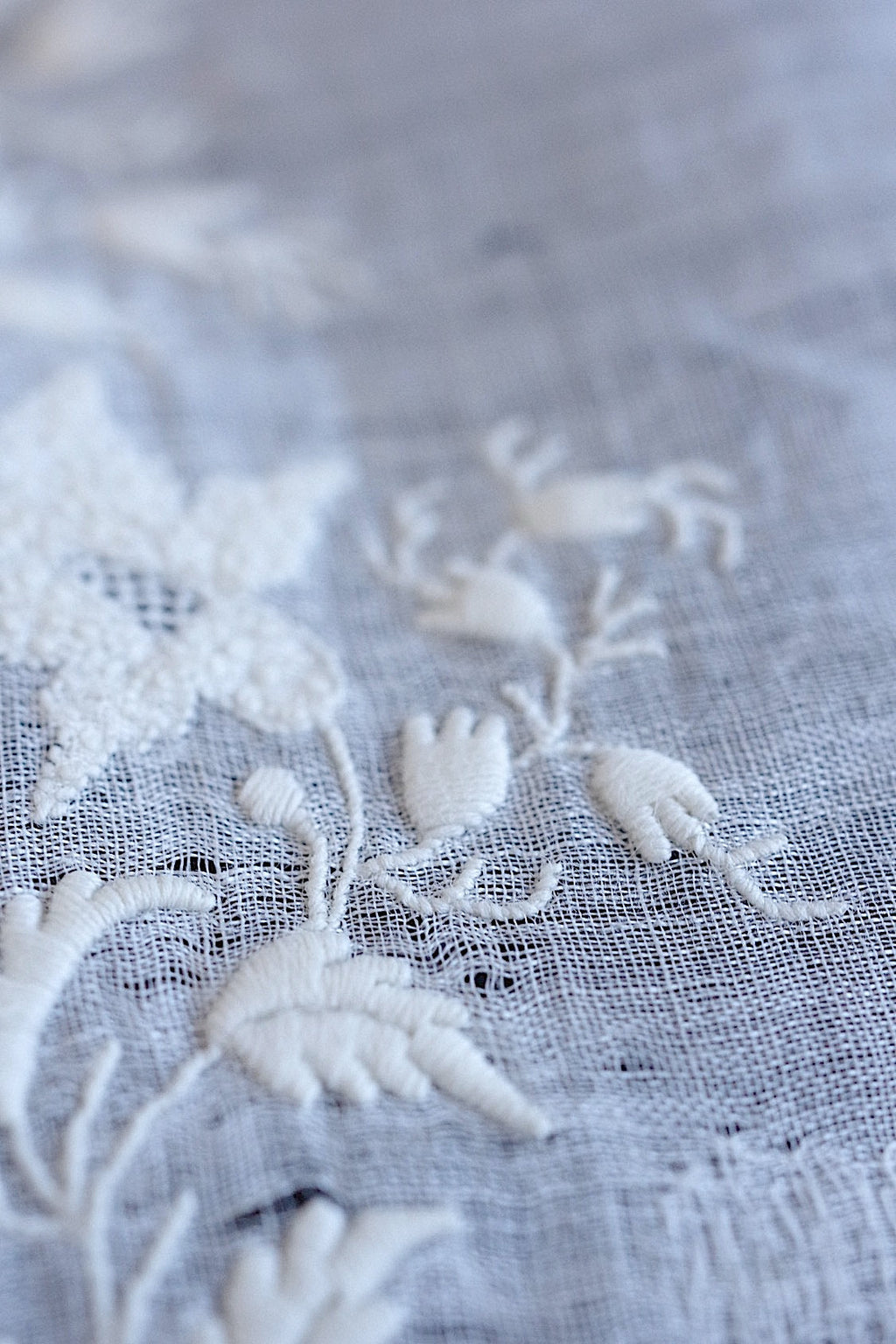 アンティーク刺繍ハンカチ　mouchoir antique3 .FR a l'epoque