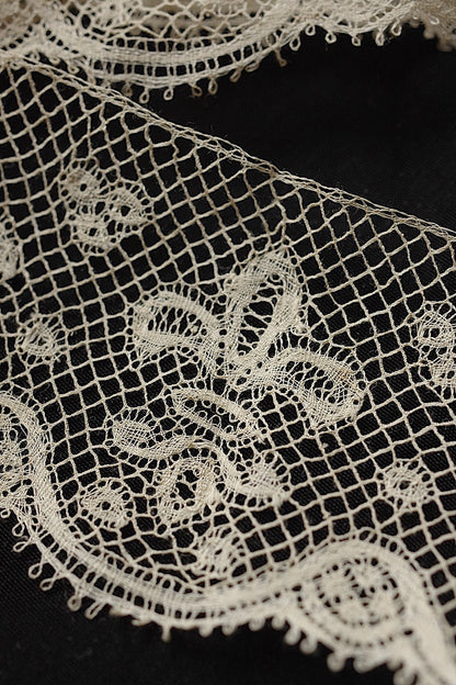 アンティークレース　dentelle antique  antique lace .FR a l'epoque