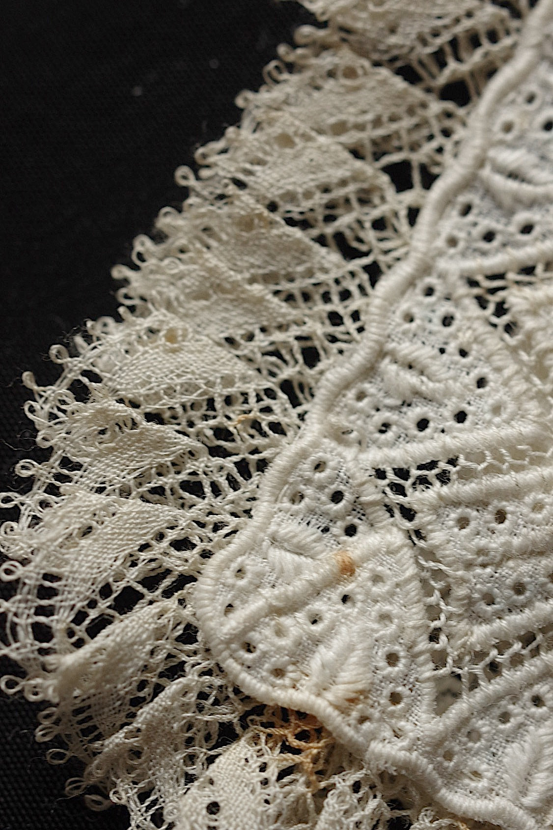 アンティークレース袖　dentelle antique  antique lace .FR a l'epoque