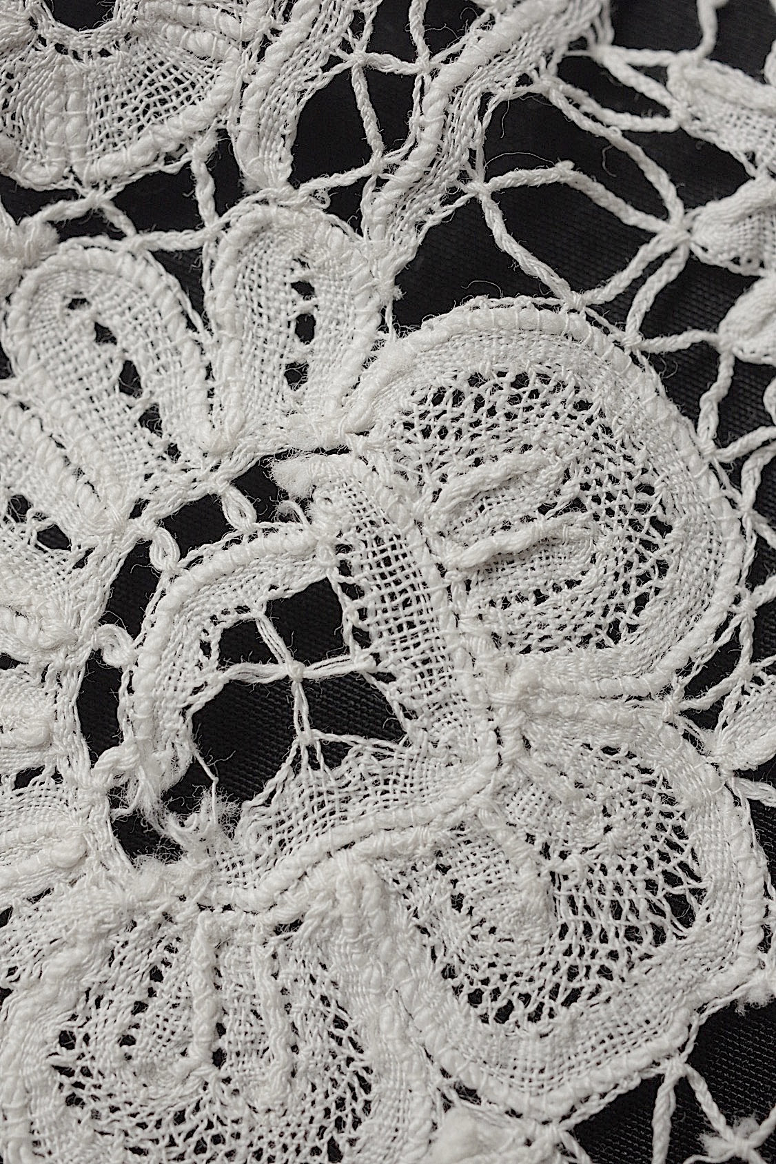 アンティークレース　dentelle antique  antique lace　小さな襟 .FR a l'epoque