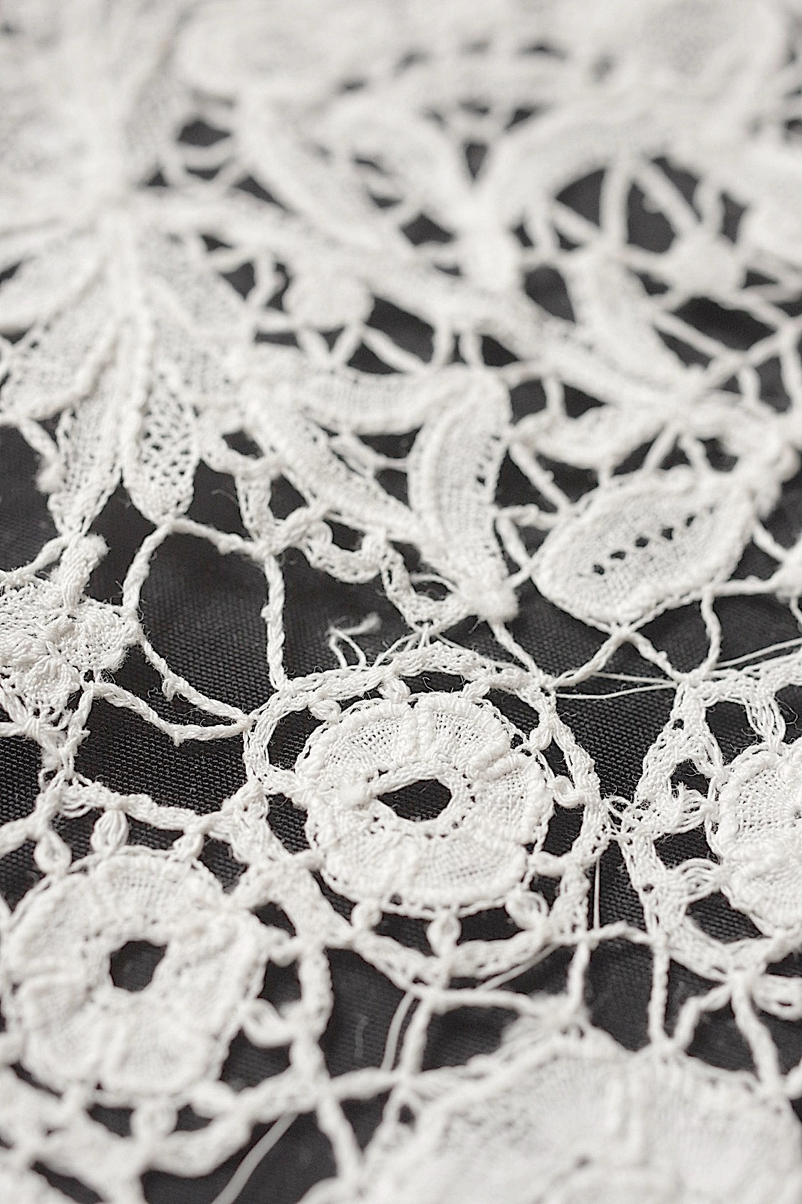 アンティークレース　dentelle antique  antique lace　小さな襟 .FR a l'epoque