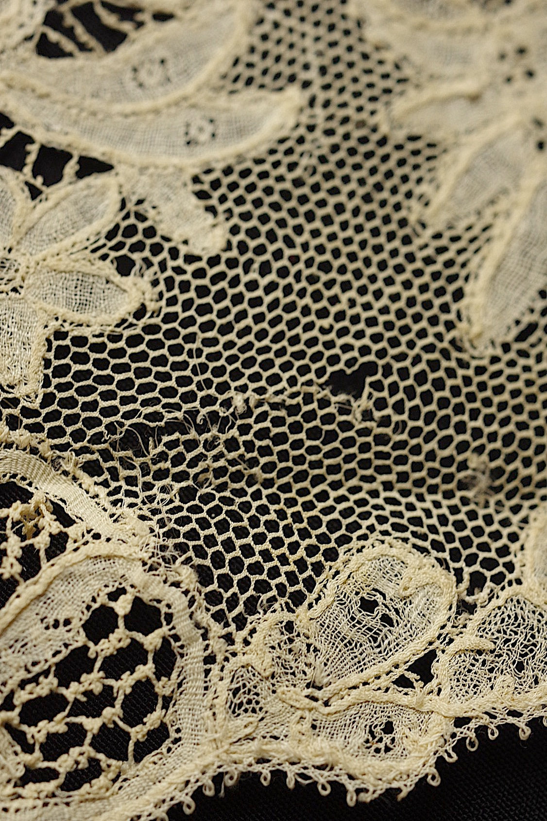 アンティークレース　dentelle antique  antique lace　180cm .FR a l'epoque