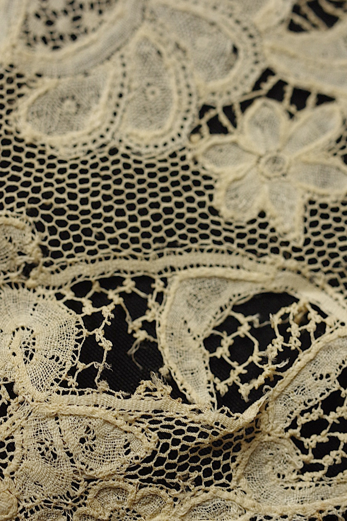 アンティークレース　dentelle antique  antique lace　180cm .FR a l'epoque