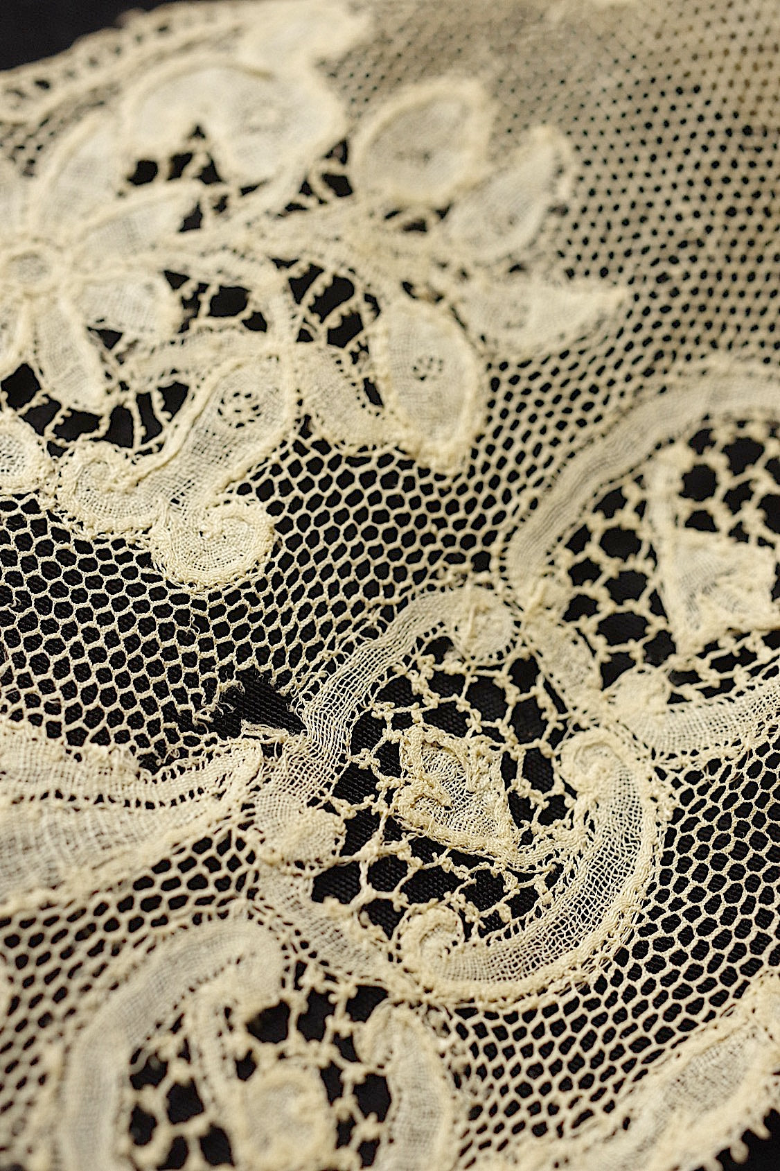 アンティークレース　dentelle antique  antique lace　180cm .FR a l'epoque