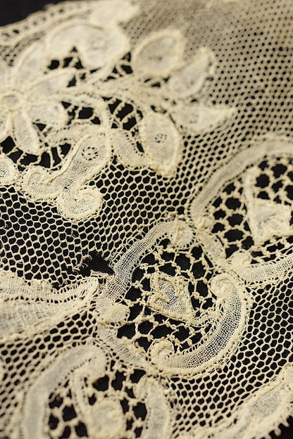 アンティークレース　dentelle antique  antique lace　180cm .FR a l'epoque