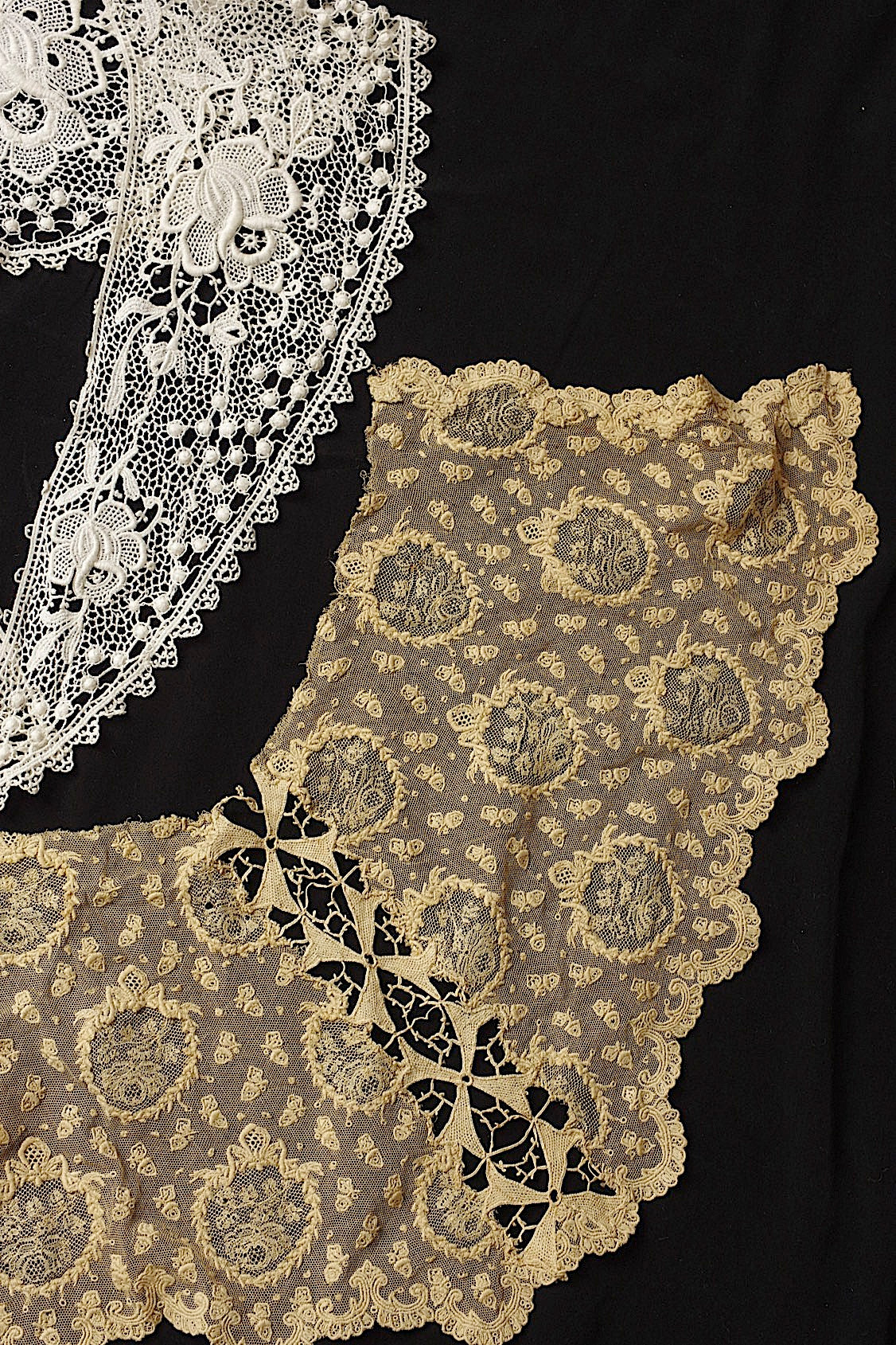 アンティークレース　dentelle antique  antique lace　襟とハギレ .FR a l'epoque