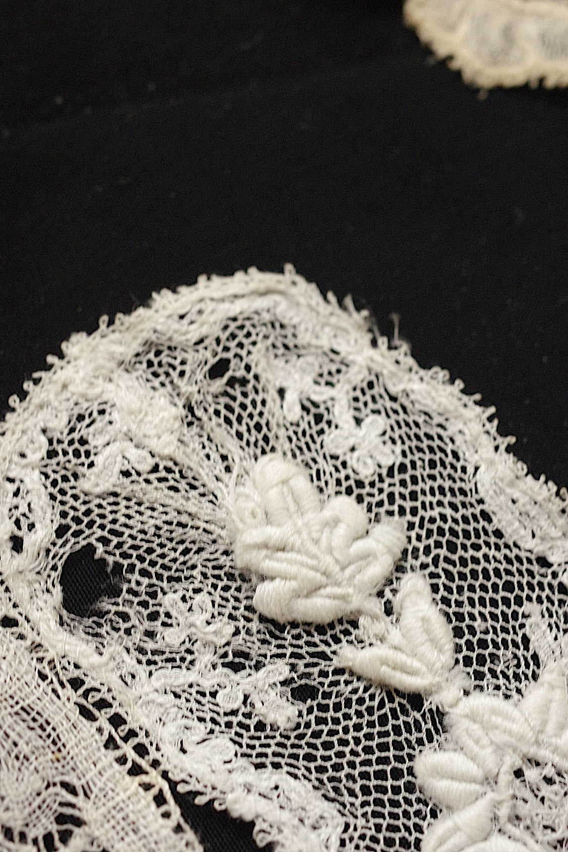 アンティークレース　dentelle antique  antique lace　３種 .FR a l'epoque