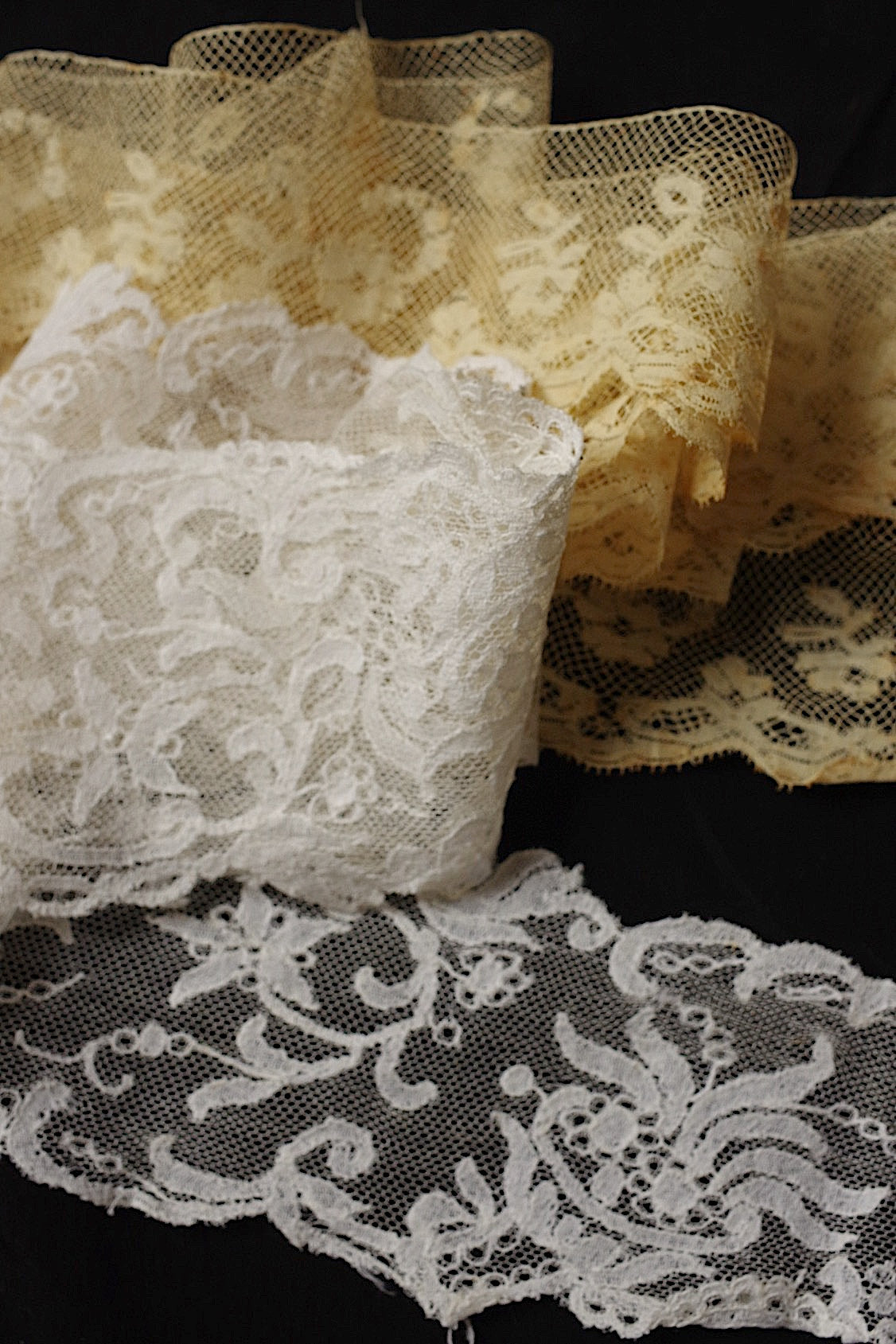 アンティークレース　dentelle antique  antique lace　２種 .FR a l'epoque