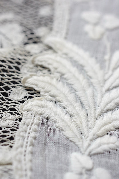 アンティーク刺繍ハンカチ　dentelle antique  antique lace　3 .FR a l'epoque