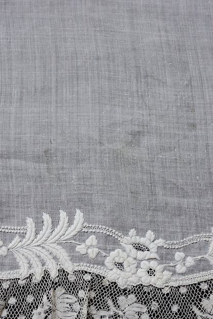 アンティーク刺繍ハンカチ　dentelle antique  antique lace　3 .FR a l'epoque