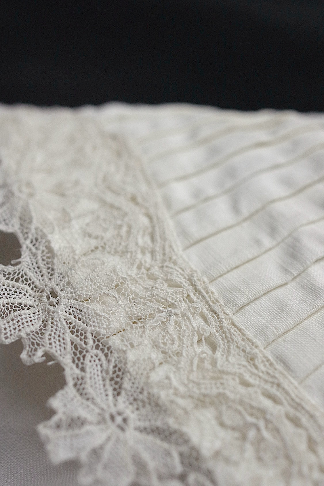 アンティークレース　antique dentelle　レース付き袖、plastron .FR a l'epoque