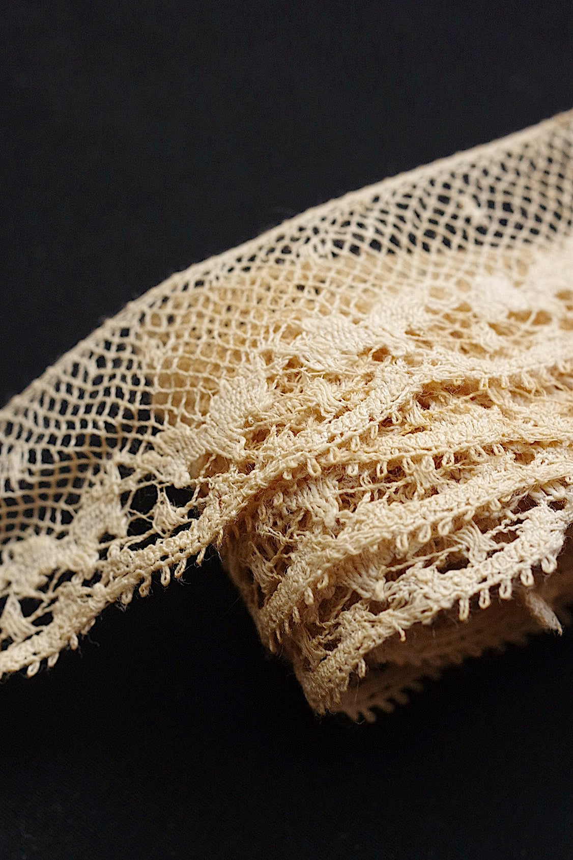 アンティークレース　dentelle antique 140cm 250cm .FR a l'epoque