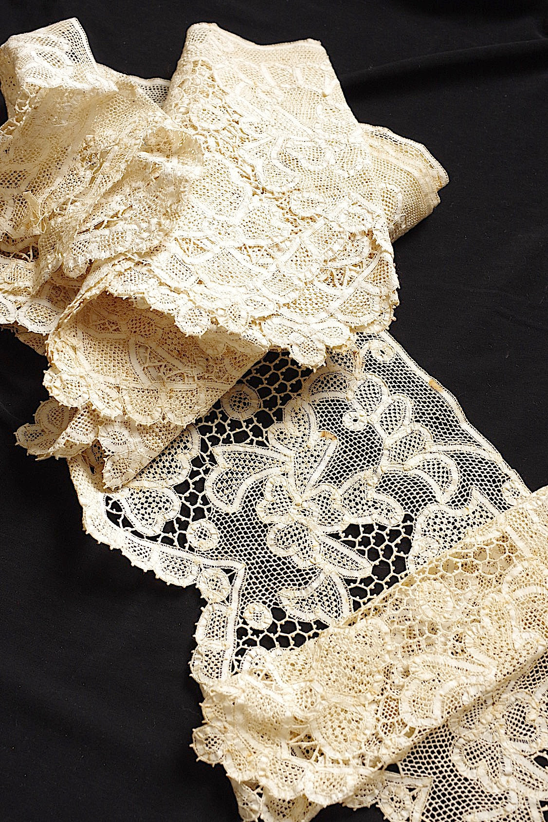 アンティークレース　dentelle antique lace　ブロードレース　368cm .FR a l'epoque