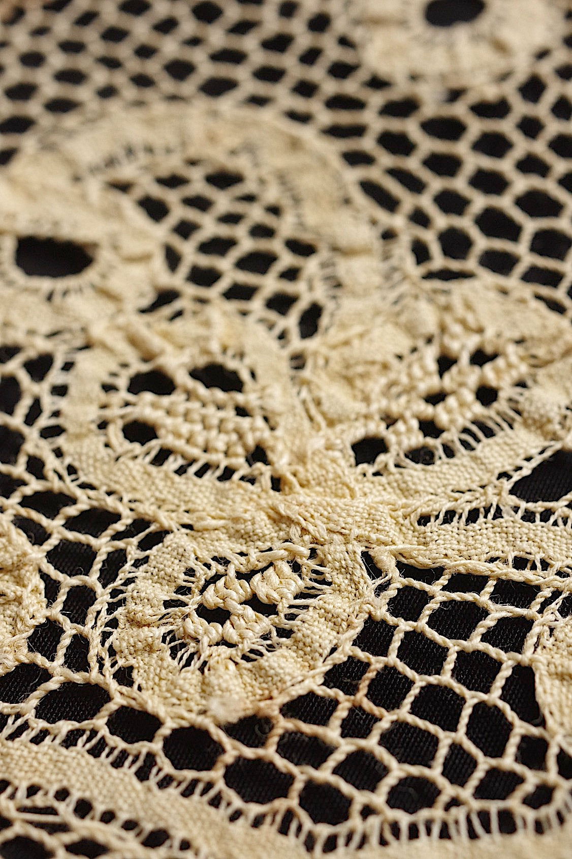 アンティークレース　dentelle antique lace　ブロードレース　135cm .FR a l'epoque