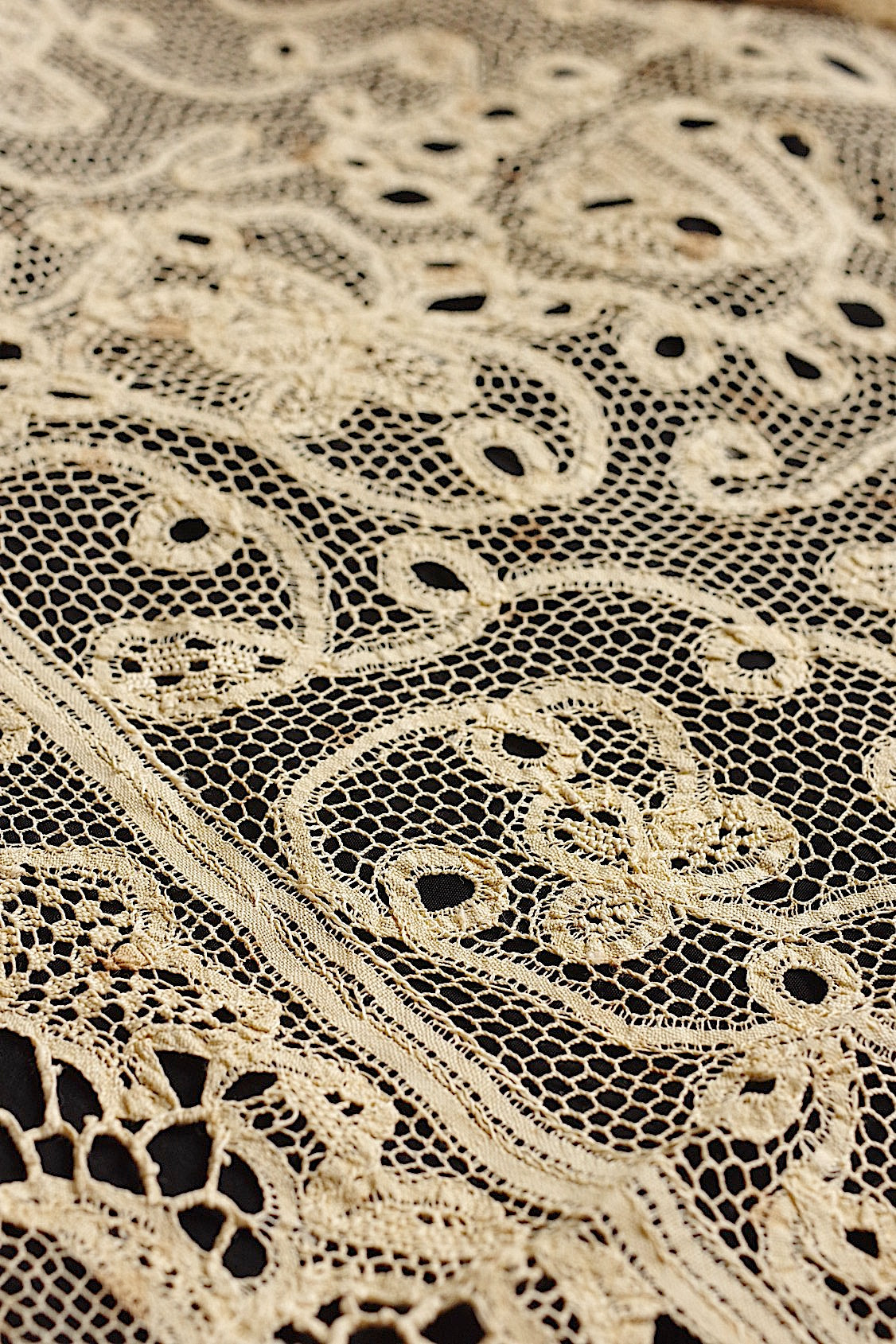 アンティークレース　dentelle antique lace　ブロードレース　135cm .FR a l'epoque