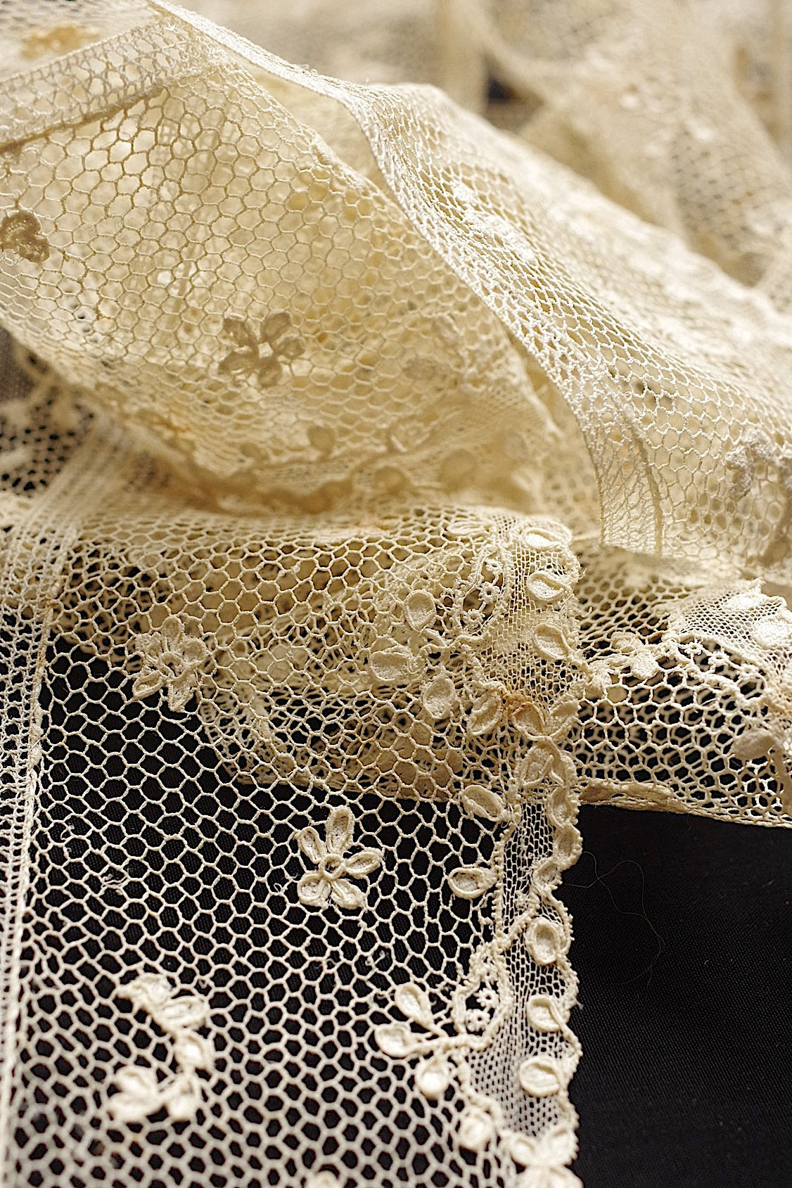 アンティークレース　dentelle antique lace　アランソンレース　262cm .FR a l'epoque