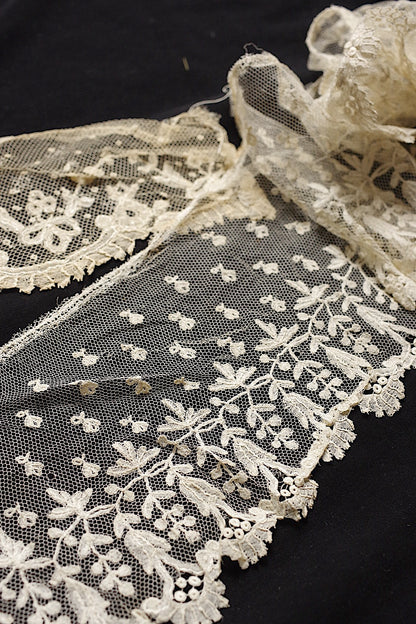 アンティークレース　dentelle antique lace　アプリカッションアングレテール　ハギレ .FR a l'epoque