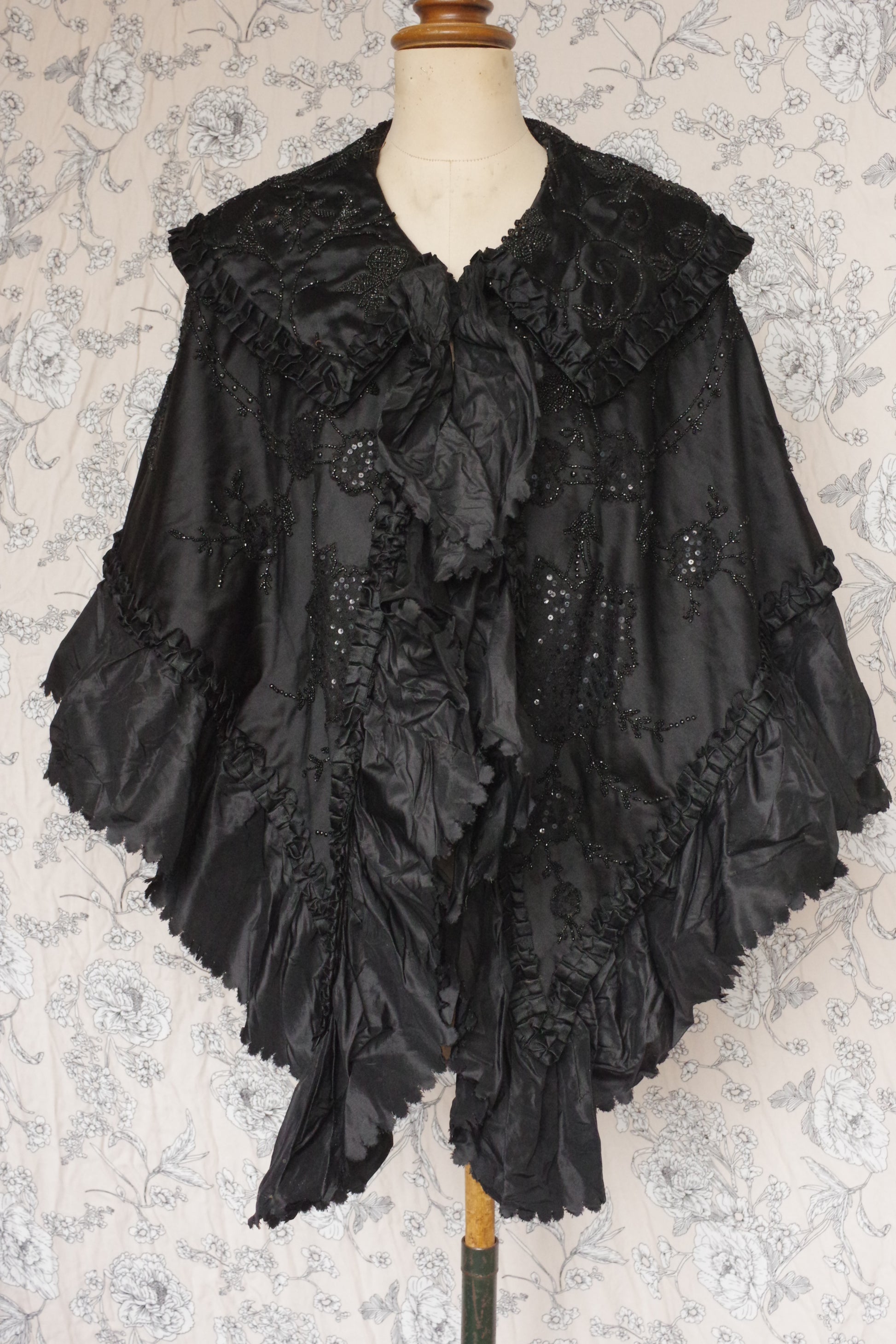 アンティークケープ　vêtement antique cape noir .FR a l'epoque