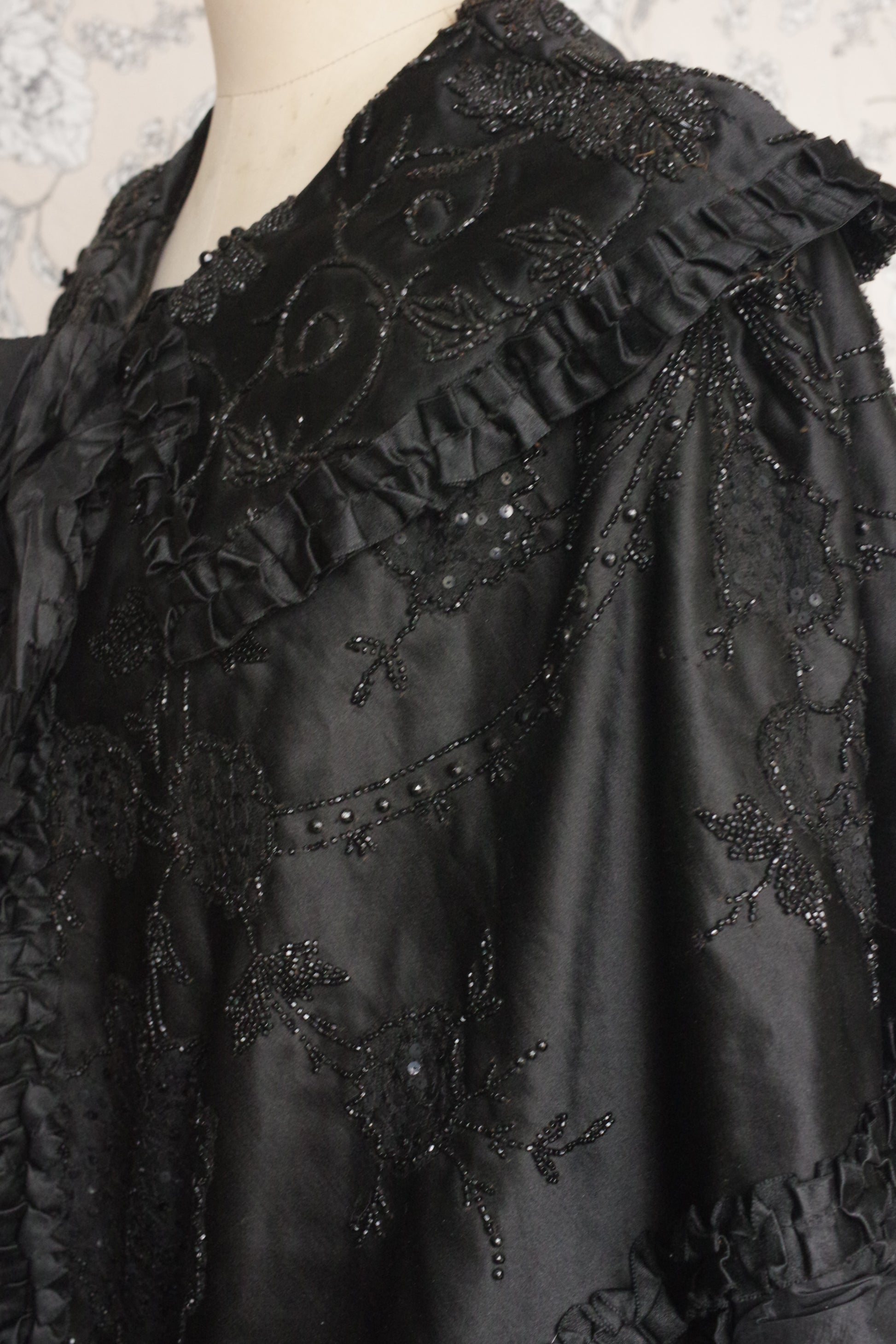 アンティークケープ　vêtement antique cape noir .FR a l'epoque