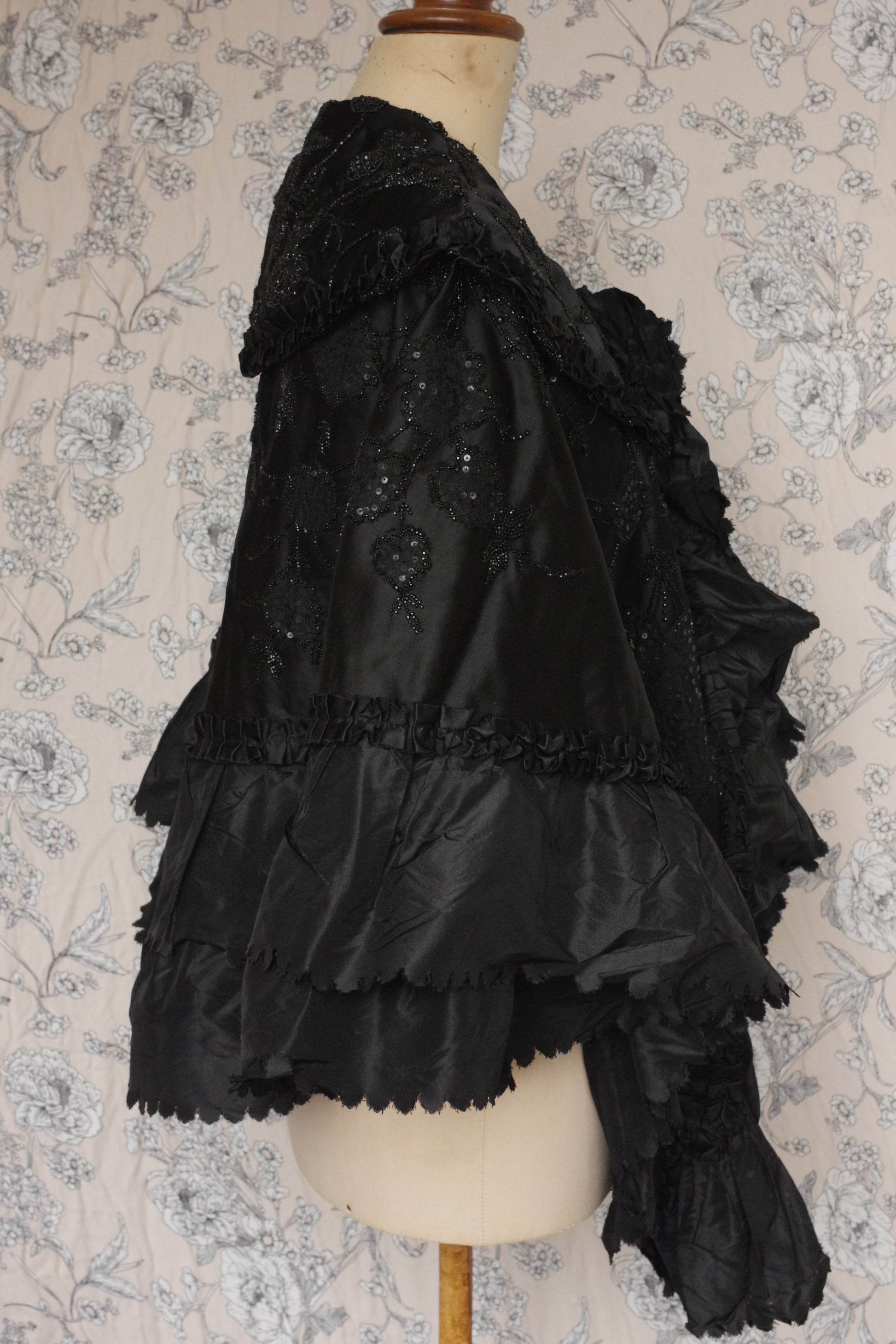 アンティークケープ　vêtement antique cape noir .FR a l'epoque