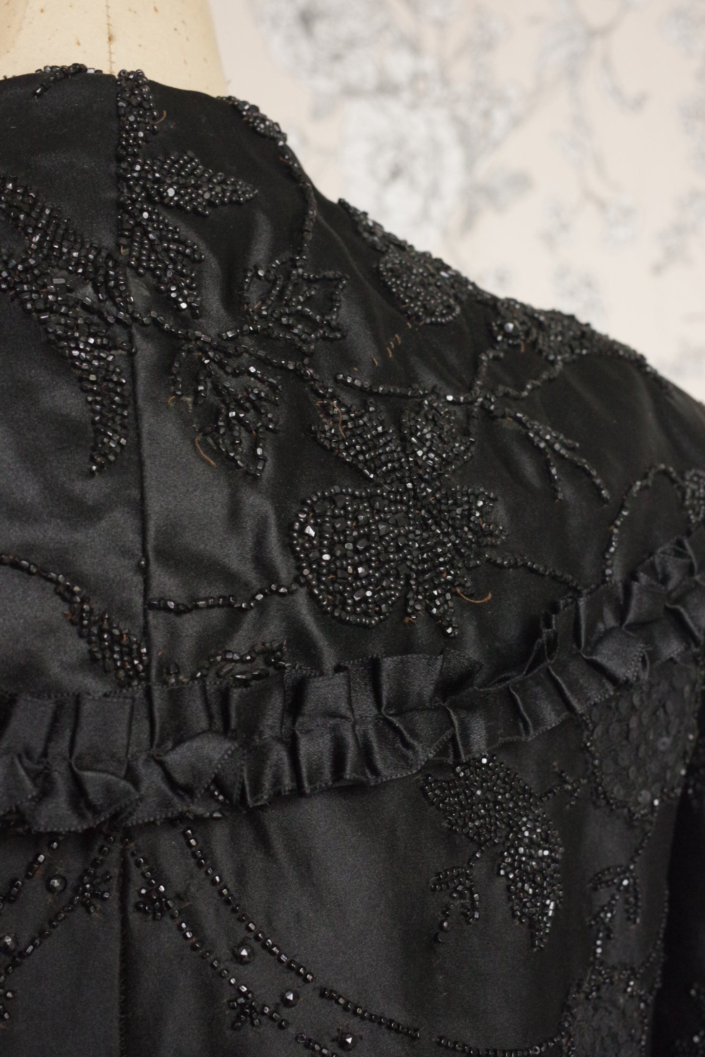 アンティークケープ　vêtement antique cape noir .FR a l'epoque