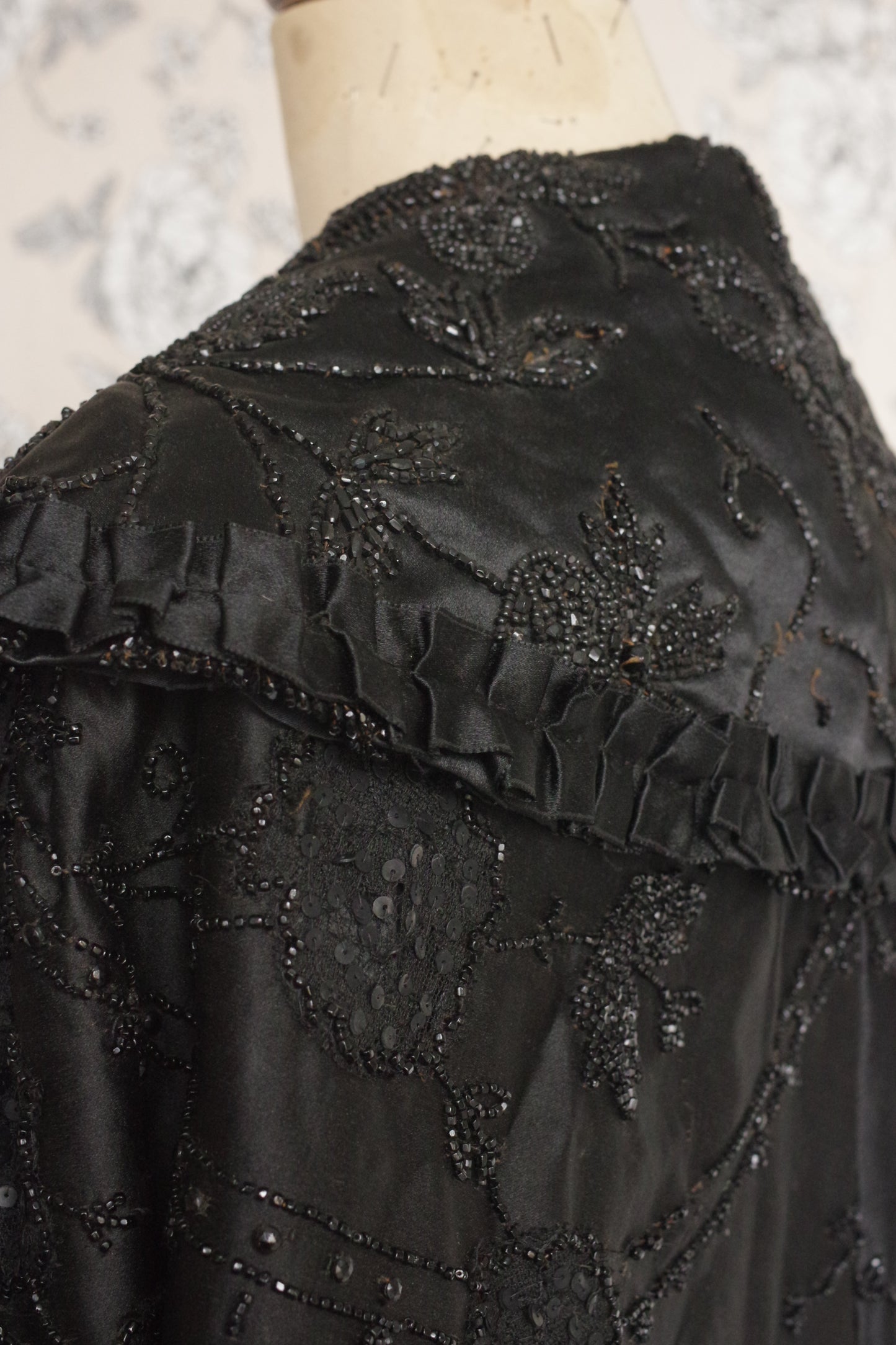 アンティークケープ　vêtement antique cape noir .FR a l'epoque