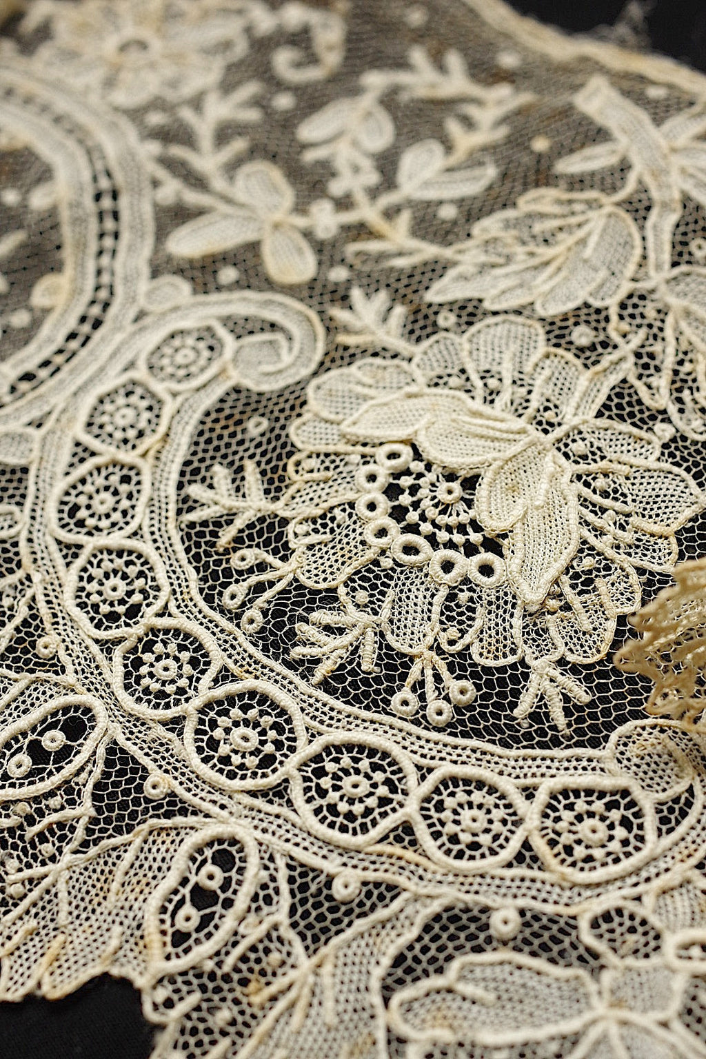 アンティークレース　antique dentelle ニードルブリュクセル　60cm .FR a l'epoque